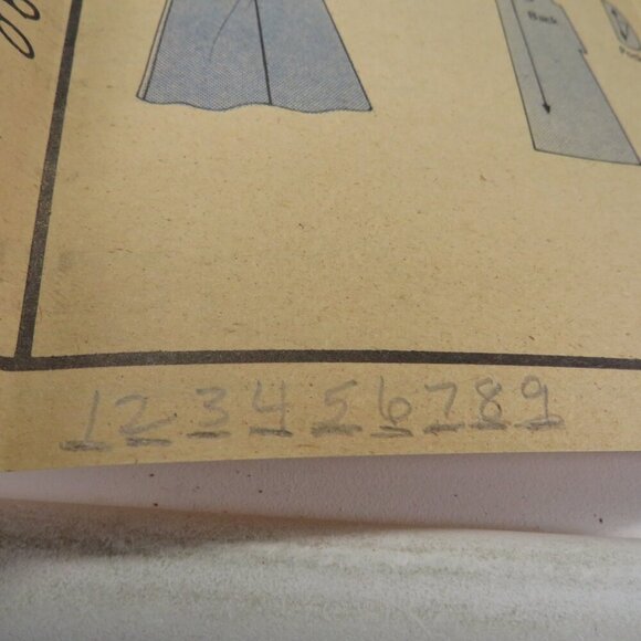 Vogue 9843 clothing pattern EASY Dress size 12 pointed collar - Picture 4 of 6